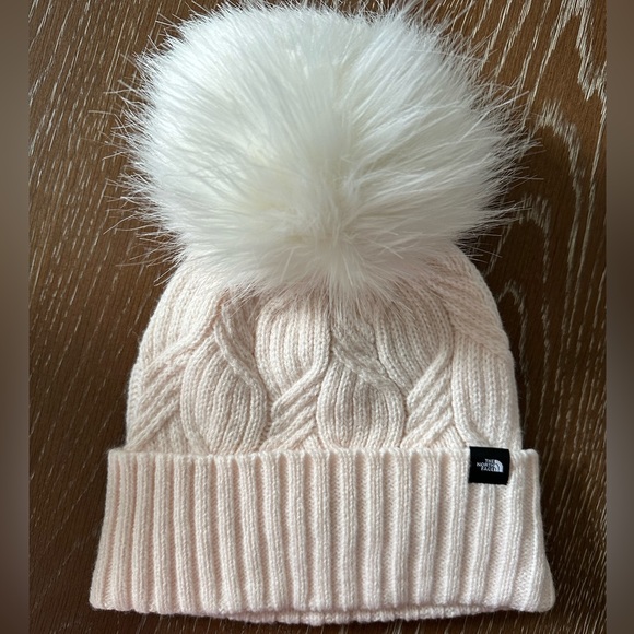 The North Face Accessories - NWOT North Face winter hat women’s